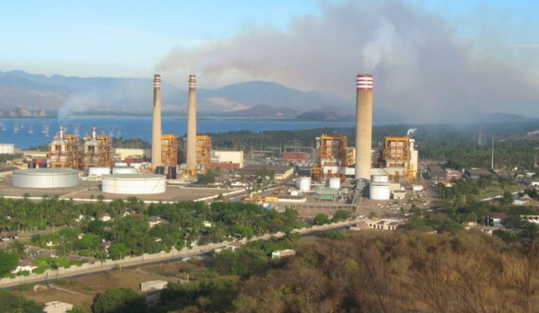 Suspenden reforma eléctrica de AMLO 24 horas después de haber entrado en vigor
