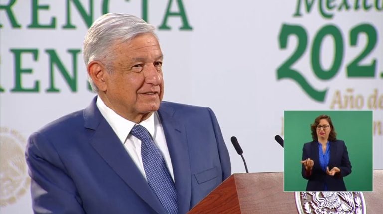 AMLO dice que exhibirá el ‘montaje’ de Florence Cassez de Loret para demostrar que pudo pasar igual con las vacunas