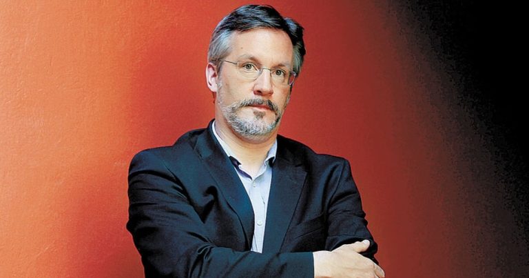 Ackerman no descarta buscar una diputación federal en un futuro