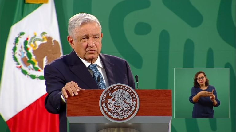 AMLO propone realizar una encuesta telefónica para resolver candidaturas de Salgado Macedonio y Morón