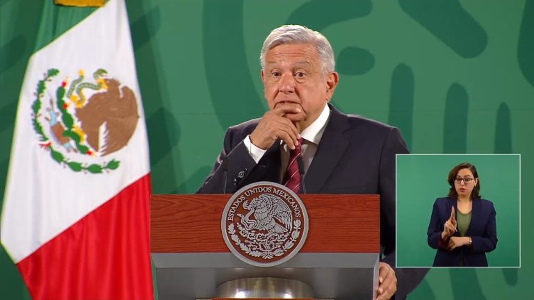 Destaca AMLO plan de vacunación; dice que este mes terminamos con adultos mayores
