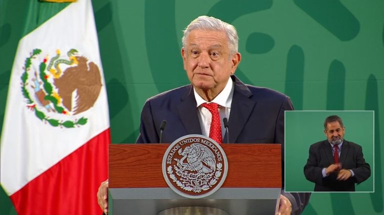 Funcionarios que golpeen a una mujer no pueden trabajar en el gobierno: AMLO