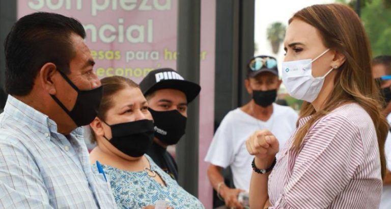 Captan a Clara Luz lucrando con vacunación en Nuevo León; pide a la gente que agradezcan a AMLO
