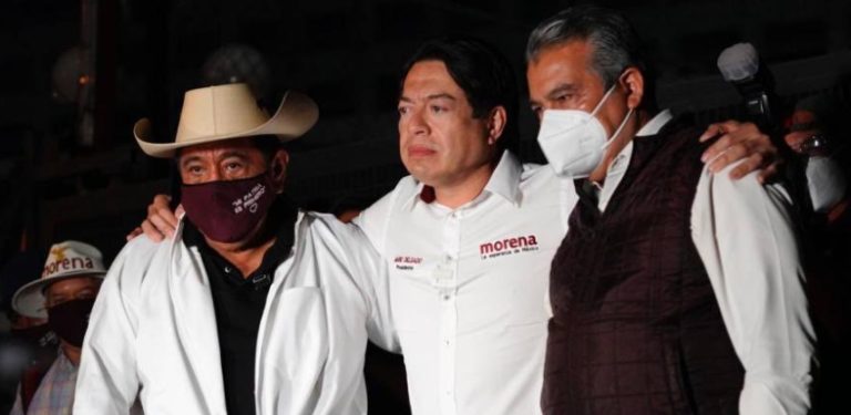 Permaneceré afuera de esta “cueva de ladrones” hasta que resuelvan candidaturas: Delgado en el INE