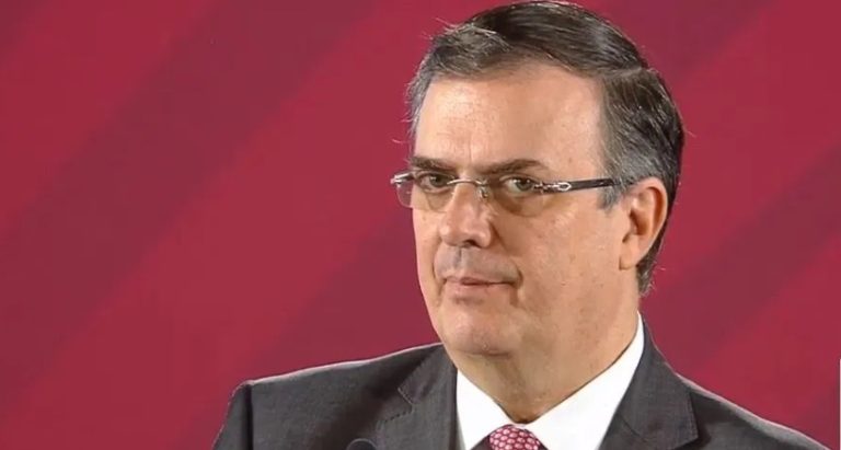 Ebrard alista viaje a EU para pedir más vacunadas prestadas: Bloomberg