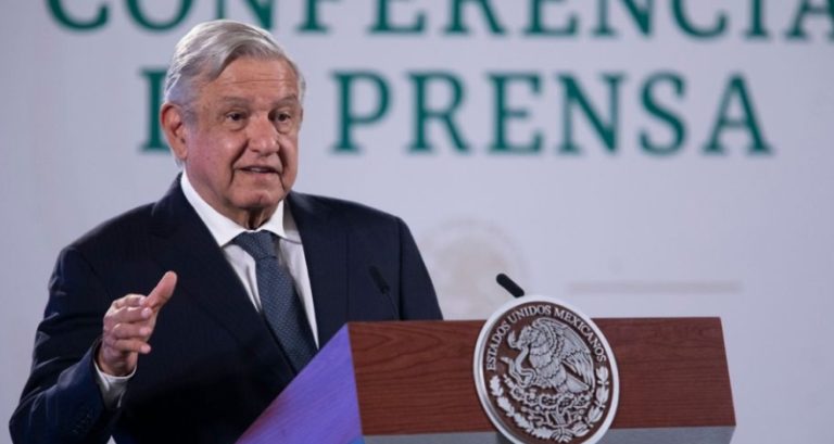 Cae aprobación de AMLO y aumenta su desaprobación en mayo: México Elige