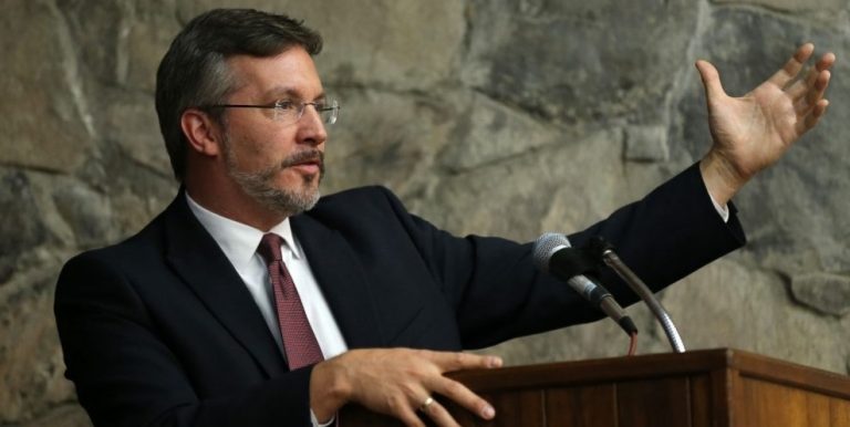 Ackerman se lanza contra el INE y no descarta un posible fraude en las elecciones
