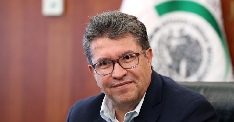 AMLO está sometido a una embestida judicial como en la época de Madero: advierte Monreal