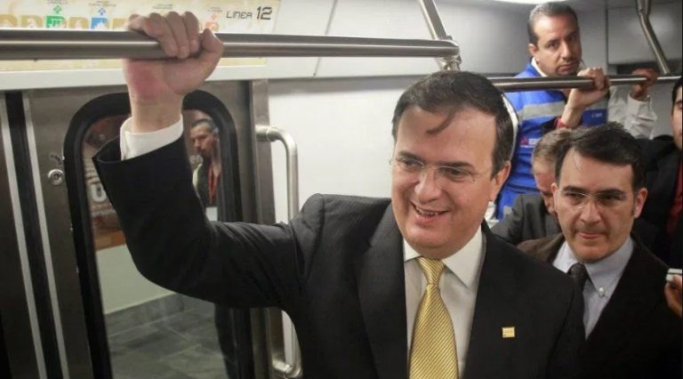 El mayor riesgo para la democracia es la corrupción, advierte Ebrard