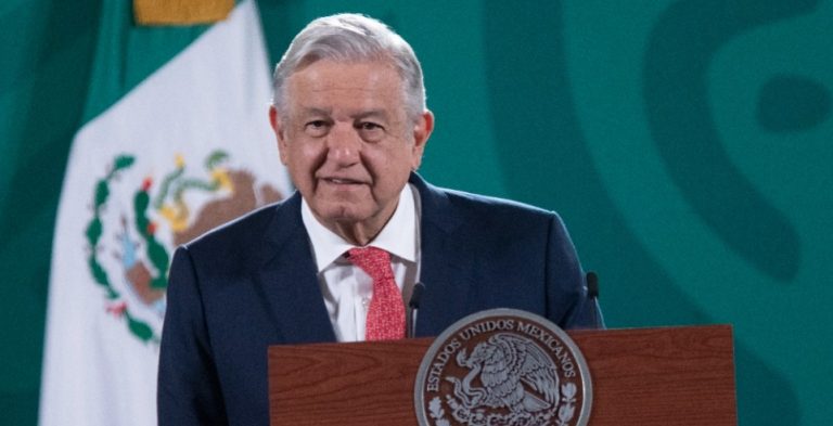 Reconoce AMLO que bajó ritmo de vacunación tras elecciones: por retraso en entregas, asegura