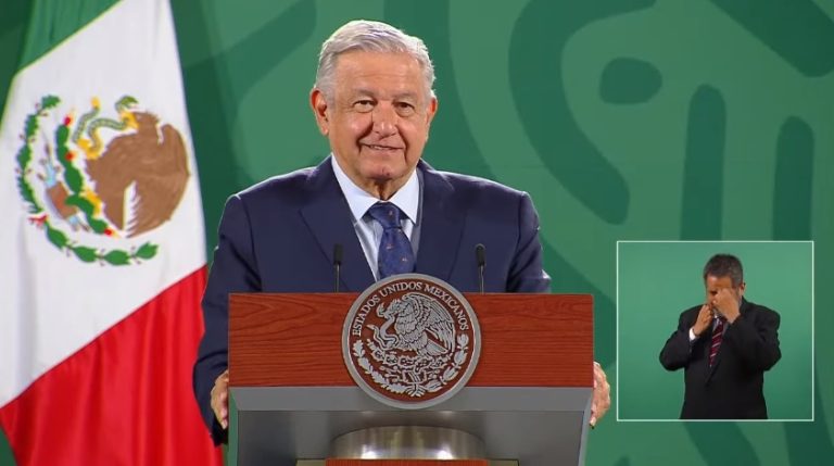 “Falta mucho para dejar de utilizar el petróleo, como hasta el 2050”, dice AMLO