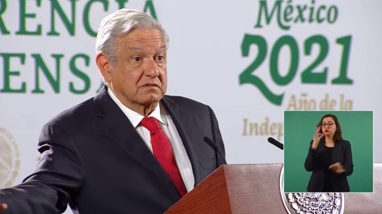 Medios de comunicación nos atacan porque no les damos dinero, pero el dinero es para los pobres: AMLO