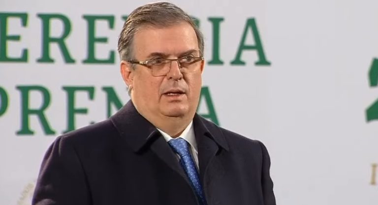 A críticos “les molesta que un líder político pueda ser tan exitoso como AMLO”: Ebrard