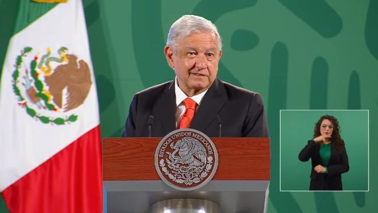 “Vamos muy bien”, celebra AMLO “récord” en vacunación