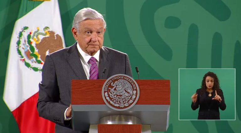 Todos los medios, menos La Jornada, criticaron al Gobierno por la Línea 12: acusa AMLO