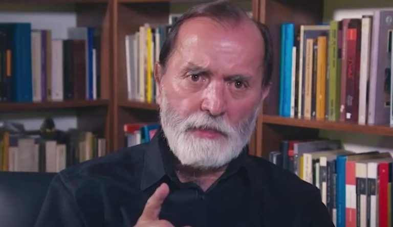 La derecha usa a niños con cáncer como indica el manual de operaciones encubiertas de la CIA: Epigmenio