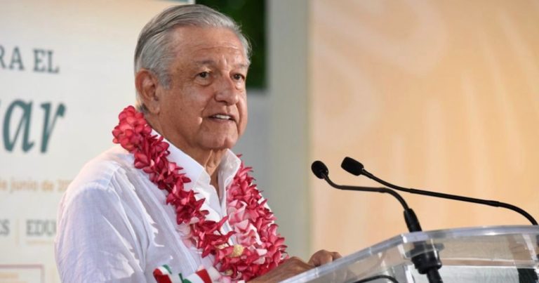 “No se puede llegar al gobierno y gobernar para un partido”, dice AMLO