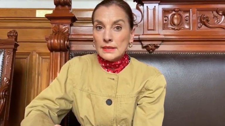 “Es repugnante, pero quienes no han espiado hoy no reciben el mismo trato”: Beatriz Gutiérrez