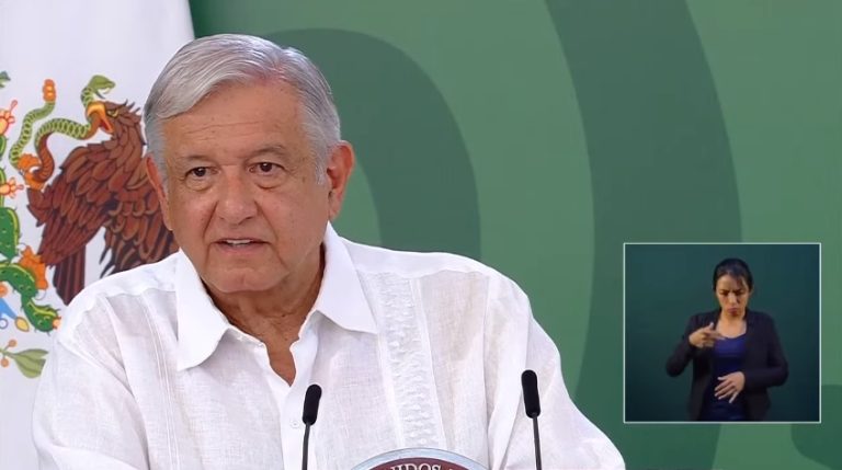 Afirma AMLO que tercera ola de Covid “es menos dañina”