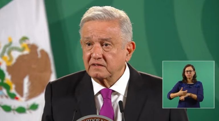 Pide AMLO a habitantes de Aguililla no dejarse llevar por la violencia