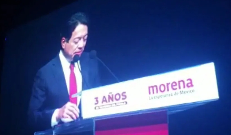 Abuchean y piden a Mario Delgado que renuncie a Morena en el Auditorio Nacional