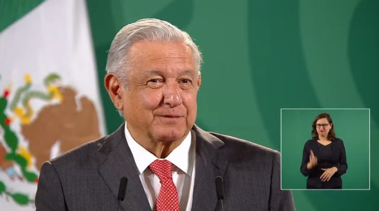 Presume AMLO que ya no habrá desabasto de medicamentos: “no pudo la mafia”