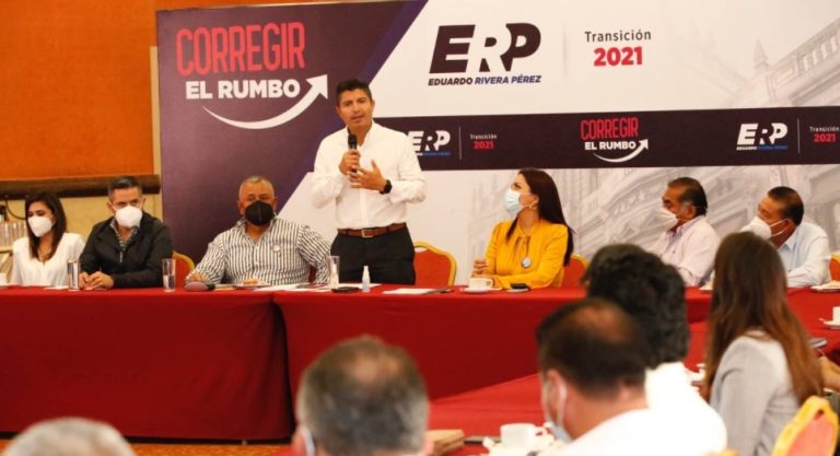 Eduardo Rivera sostiene encuentro con transportistas y taxistas