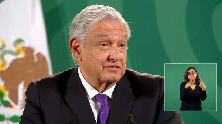 AMLO acusa que medios están desalentando la participación de la consulta