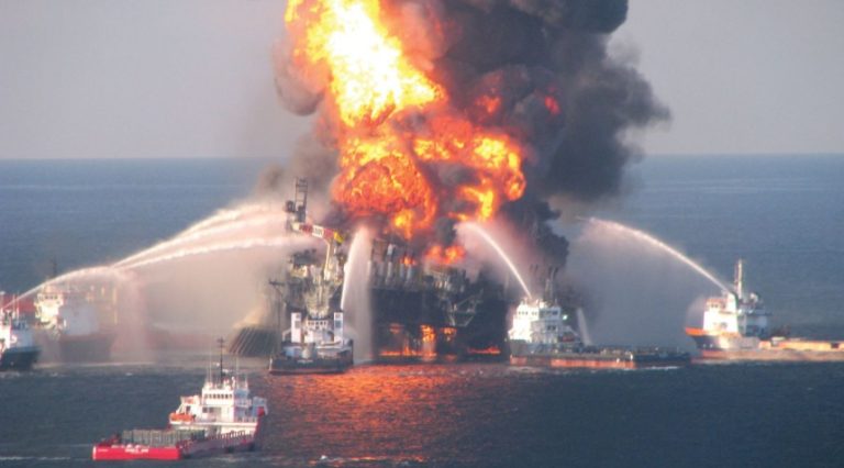 Advierte personal de Pemex que no se están atendiendo daños en plataformas: son una bomba de tiempo