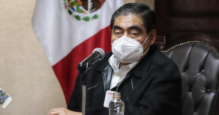 Ambulantaje se resolverá en colaboración con la administración de Eduardo Rivera: Miguel Barbosa