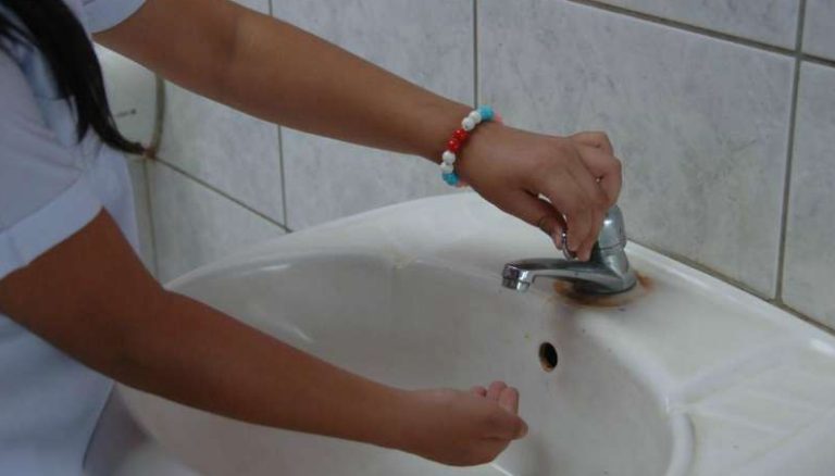Cerca de 40 mil escuelas no tienen agua potable para el regreso a clases