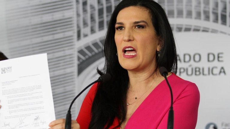 Usted siga comiendo, no se preocupe por los verdaderos problemas: Kenia López a AMLO