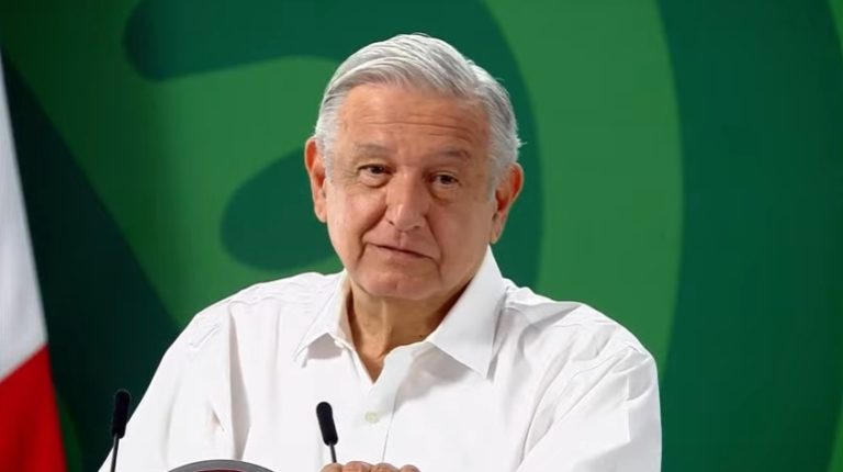 “Estoy contento por la consulta, fue un triunfo”, dice AMLO