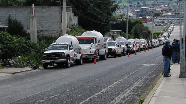 Gaseros se van a paro nacional 	tras anuncio del Gobierno Federal de tope a precios máximos