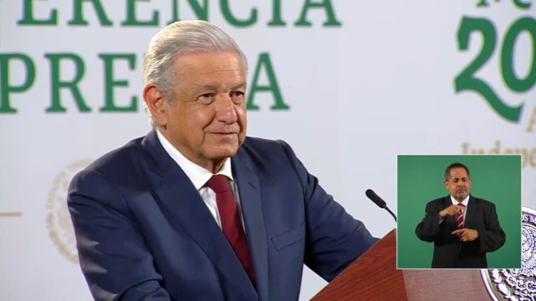 AMLO revela que en 20 días estará listo su libro ‘A la mitad del camino’; “no se van a aburrir”, dice