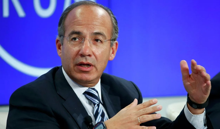 Felipe Calderón presume que en su gobierno se lograron más medallas olímpicas y hasta de oro