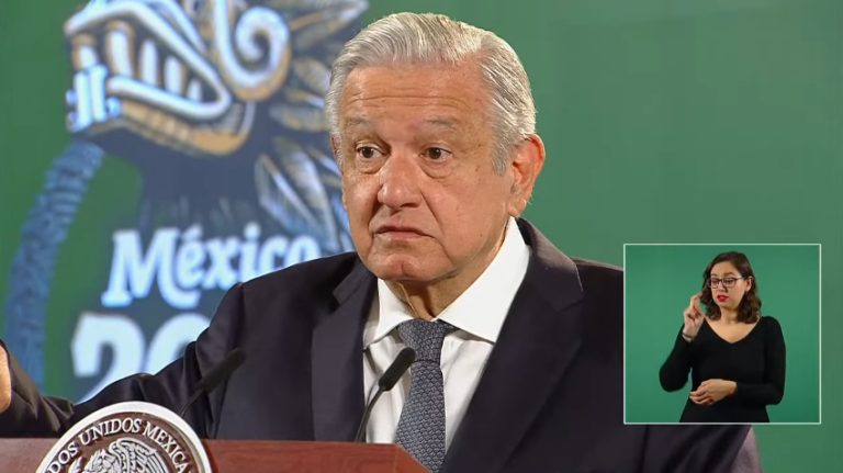 Pide AMLO correr el riesgo por regreso a clases presenciales