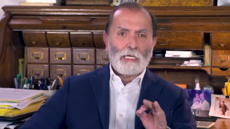 Epigmenio advierte que el fascismo está resurgiendo en todo el mundo; pide a México estar alerta