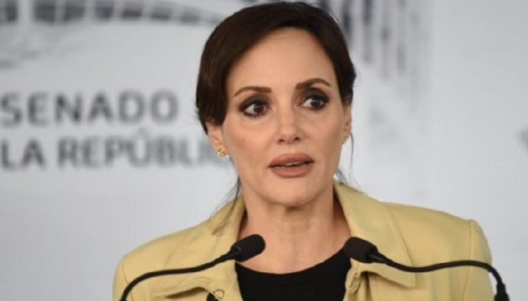 Lilly Téllez comparte el teléfono de Hugo López-Gatell para que le pidan comparecer en el Senado