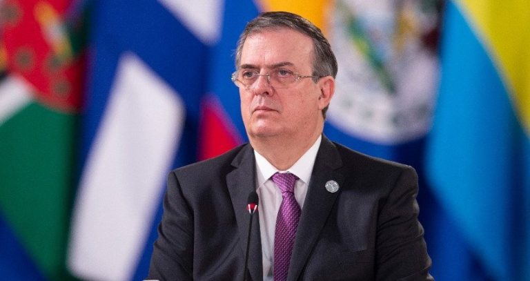 Asegura Ebrard que México ya aprendió a ser independiente en medicamentos