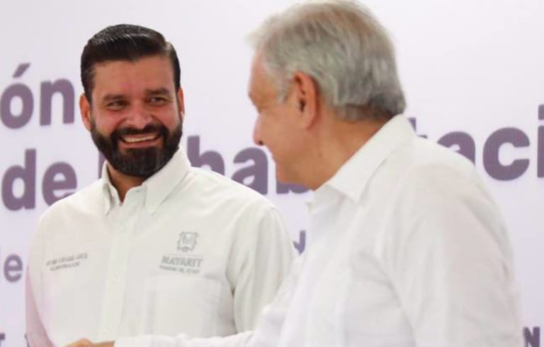 AMLO suma a gober panista al gobierno federal