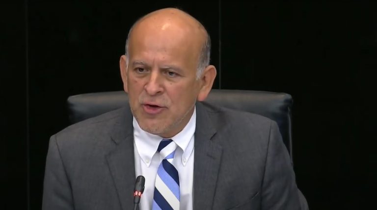 Desabasto de medicamentos se debe a robos y leyes a modo, asegura Insabi en el Senado