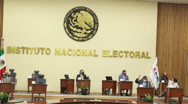 INE le ordena a Fuerza por México devolver 34 mdp que gastó indebidamente