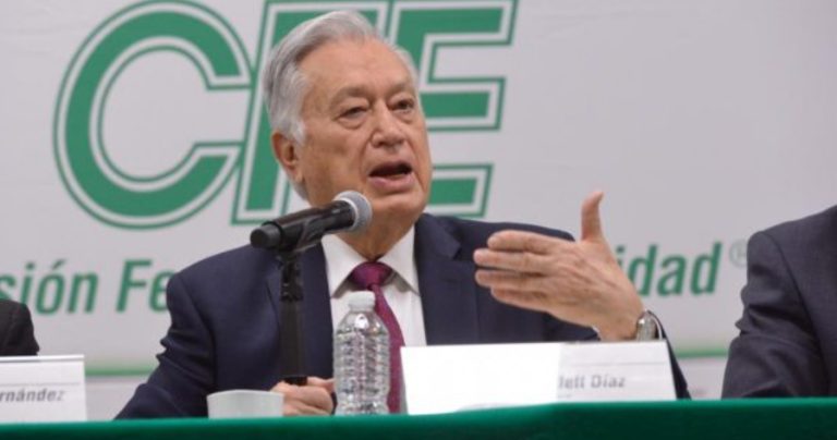 Bartlett denuncia que la CFE está siendo ‘atracada’