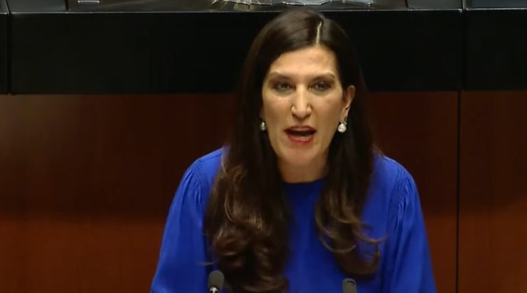 Kenia López critica anuncio de la Lotería en partido de la MLB: si así compraran vacunas
