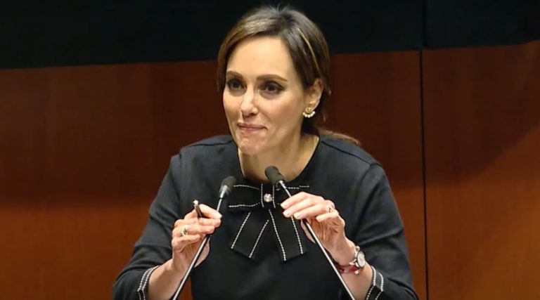 Desde enero se le dijo que solo compraran vacunadas avaladas por la OMS: Lilly Téllez a AMLO por reclamos a OMS
