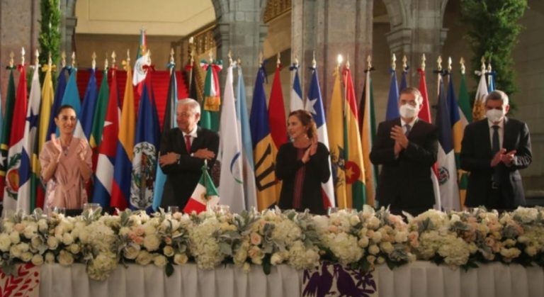 Presidencia gastó más de 2 mdp en cena patria del Bicentenario de la Independencia
