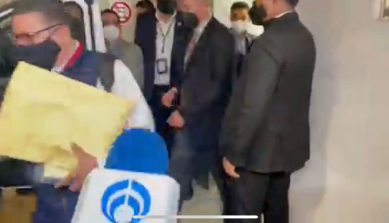 López Gatell huye de comparecencia tras ser cuestionado por la pandemia “no aguanta nada”