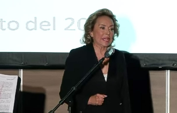 Operadores de Elba Esther Gordillo ayudan a Morena a juntar firmas para consulta de revocación