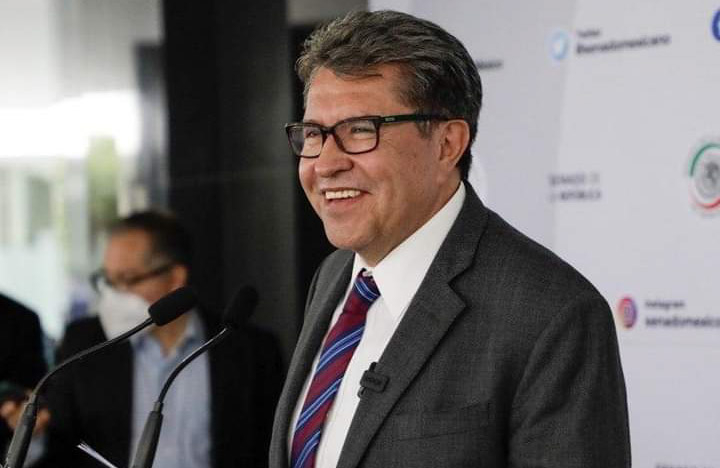 Senado gasta casi 3 mdp en libros de Ricardo Monreal